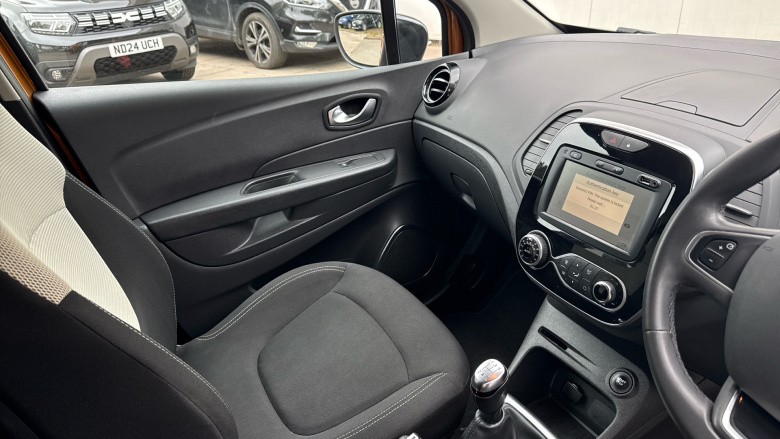 Renault Captur 0.9 TCE 90 Iconic 5dr Petrol Hatchback